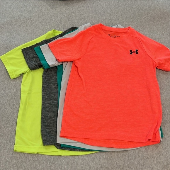VGUC⭐️ 5 Under Amour tech fabric t-shirts size small - Picture 2 of 7